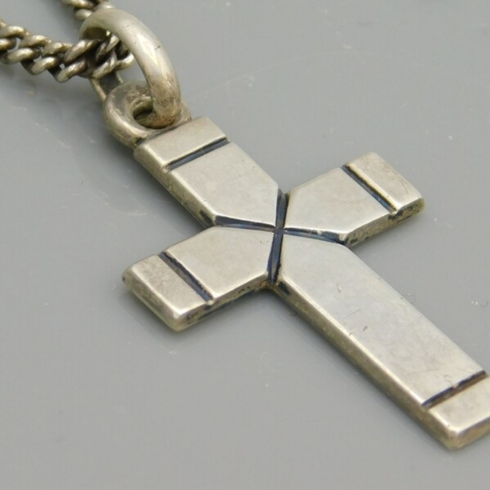 James Avery Latin Cross Medium Size, 27 Inch Curb Link Avery Chain 🥰